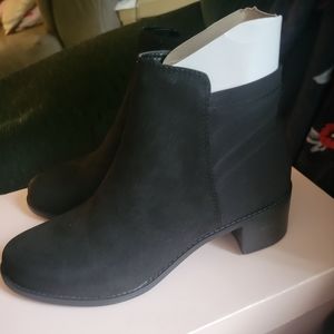 JustFab black ankle booties, size 8